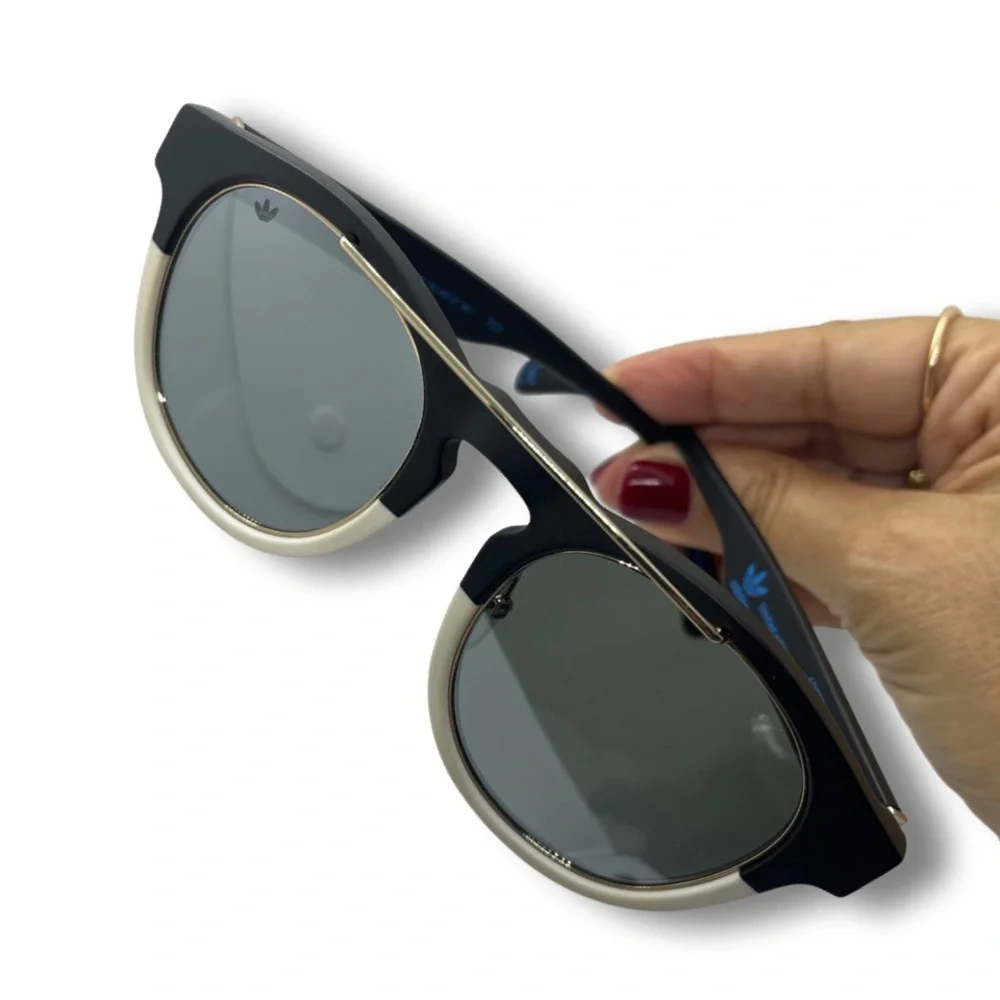 ADIDAS 😎 - Picture 3 of 13